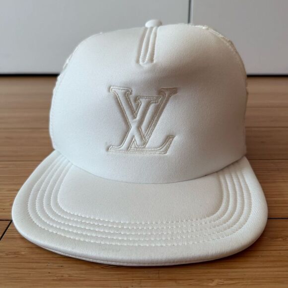 LOUIS VUITTON White Mesh Hat Large Size AUTHENTIC - Picture 1 of 16